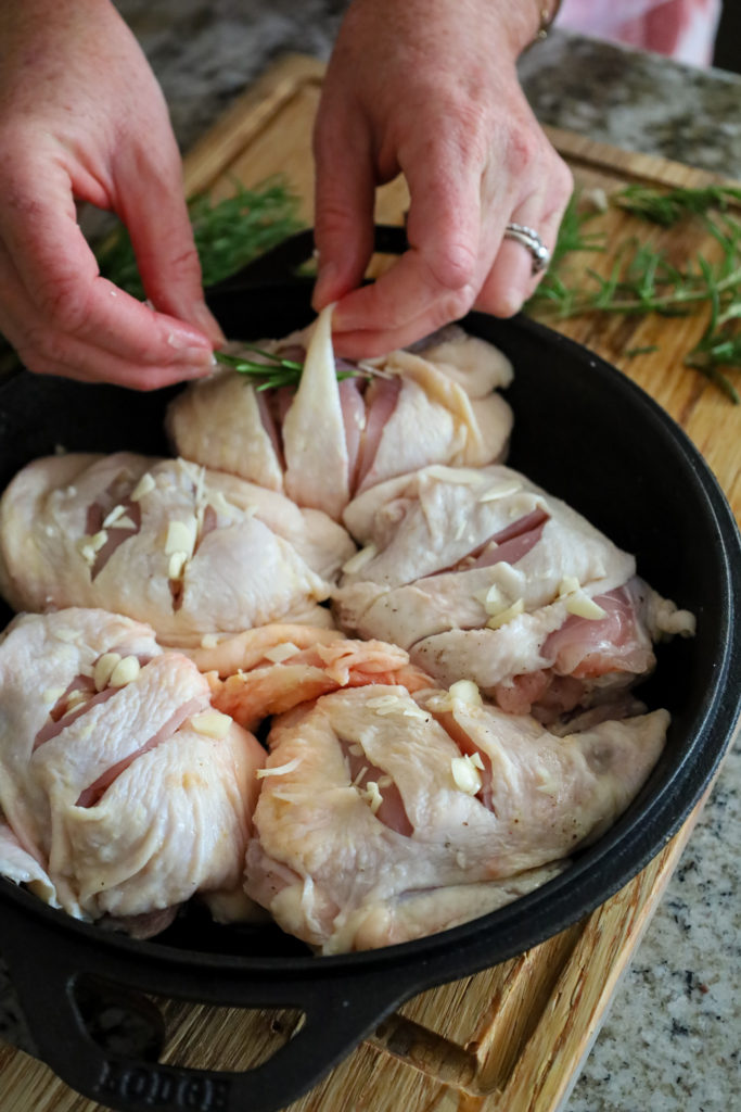 How to prepare oven chicken thighs with rosemary and paprika