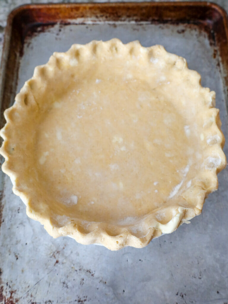 How to shape a pie crust